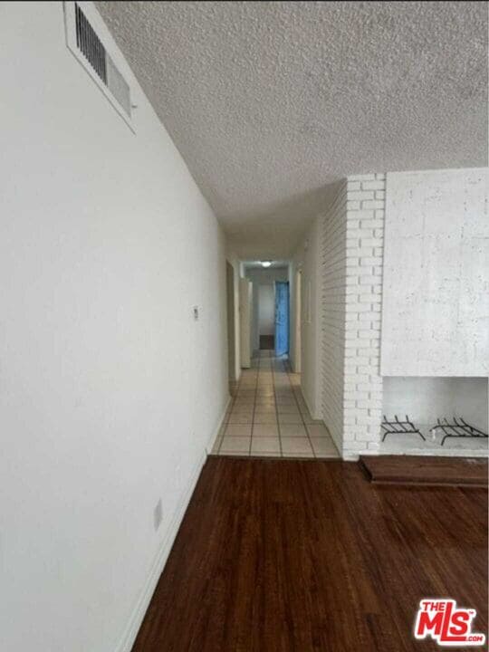 Building Photo - 8365 Gregory Wy