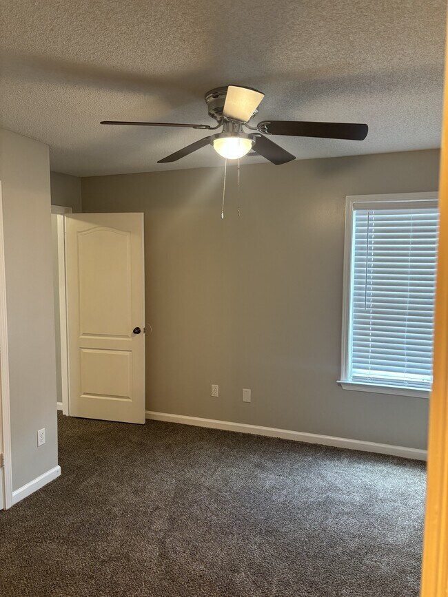 Building Photo - 9150 Cinderhill Cove E