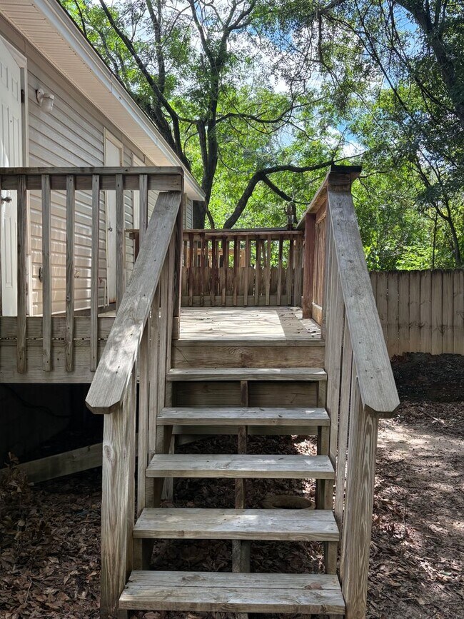 Building Photo - 724 Gold Nugget Trail