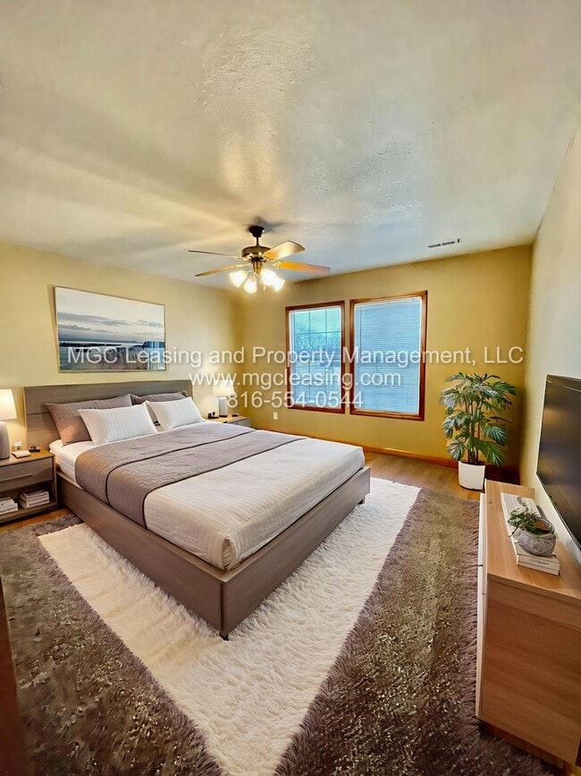 Building Photo - 706 Meadow Ct