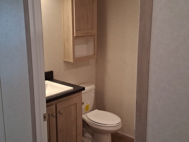 Building Photo - 28638 N Maple St