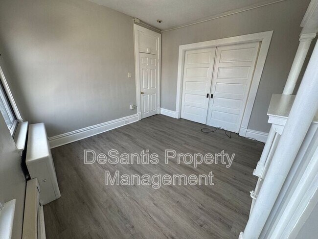 Building Photo - 810 Amity St
