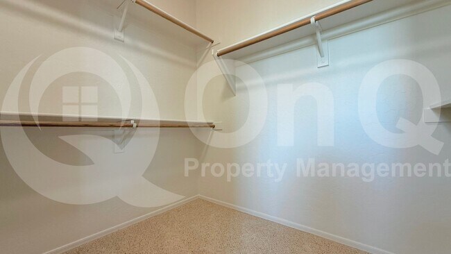 Building Photo - 3316 E Kingbird Pl