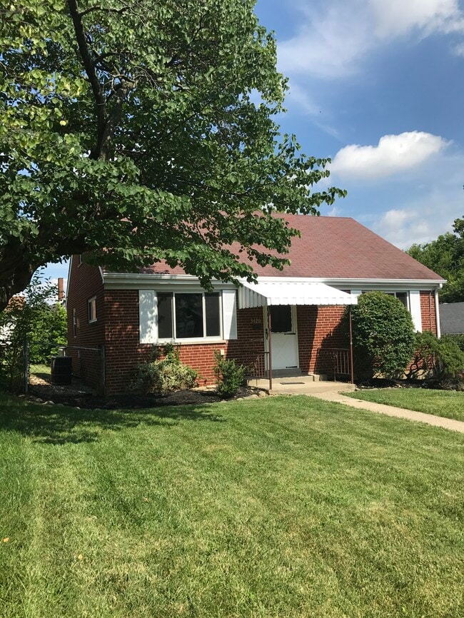 Building Photo - 3420 Alta Vista Ave