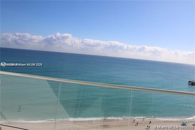 Building Photo - 16901 Collins Ave