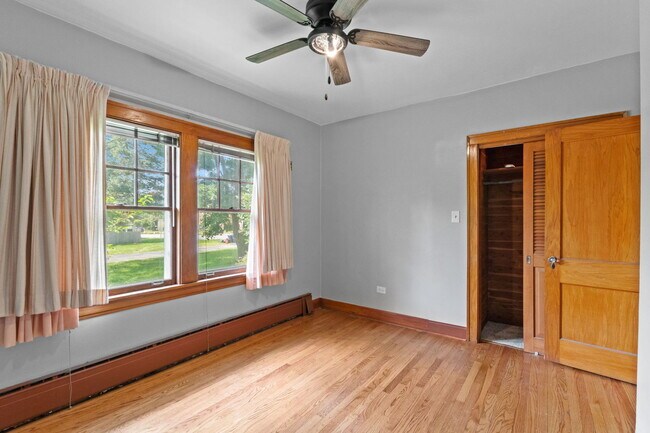 Building Photo - 288 Middaugh Rd