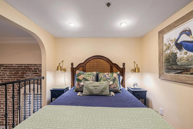 Building Photo - 157 Calhoun St