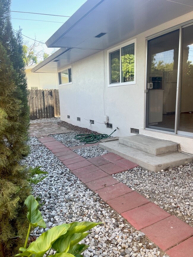 Building Photo - 4120 N Pershing Ave