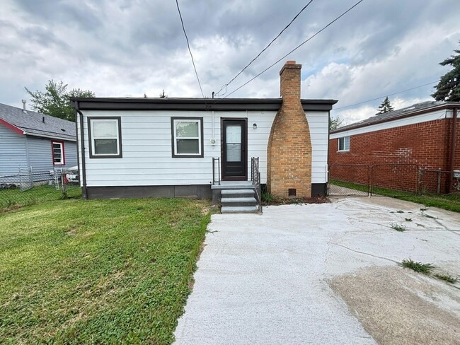Building Photo - 8672 Hudson Ave