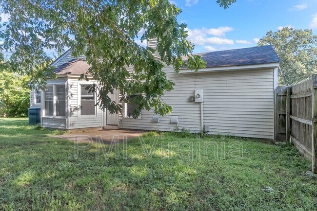 Building Photo - 3909 Wilmington Ct