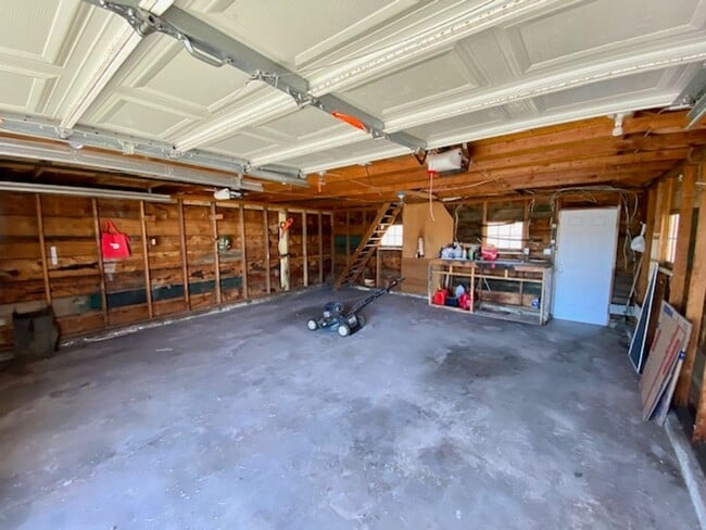 Building Photo - Mountain View Bungalow w/Garage and A/C