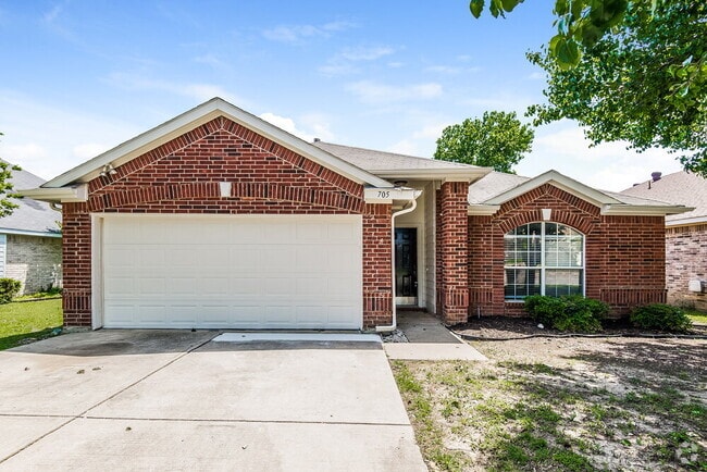 Building Photo - 705 Bridle Trail