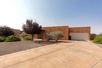 Building Photo - 2524 Las Alturas Ct