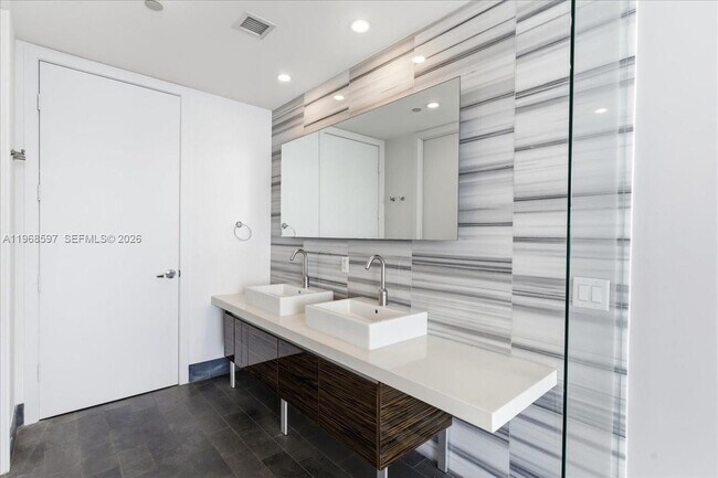 Building Photo - 1100 Biscayne Blvd