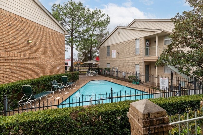 Building Photo - 12550 Whittington Dr