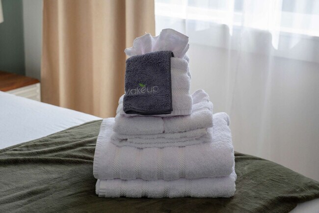 Building Photo - 1288 Cohasset Crest N