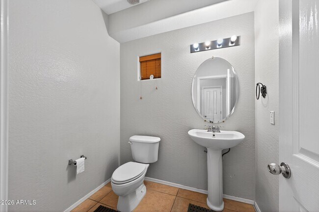 Building Photo - 939 E Sourwood Dr