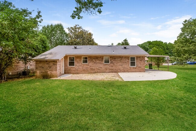 Building Photo - 13927 SW Wyandotte Dr