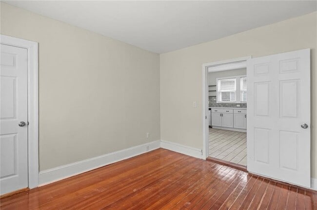 Building Photo - 123 Radcliffe Ave