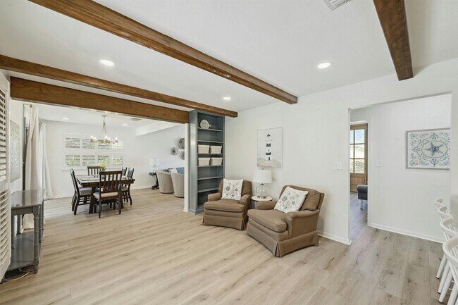 Building Photo - 608 Sombrero
