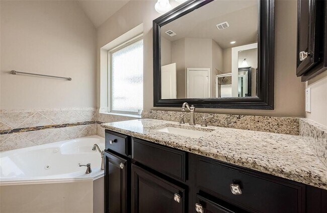 Building Photo - 13606 Mooring Pointe Dr