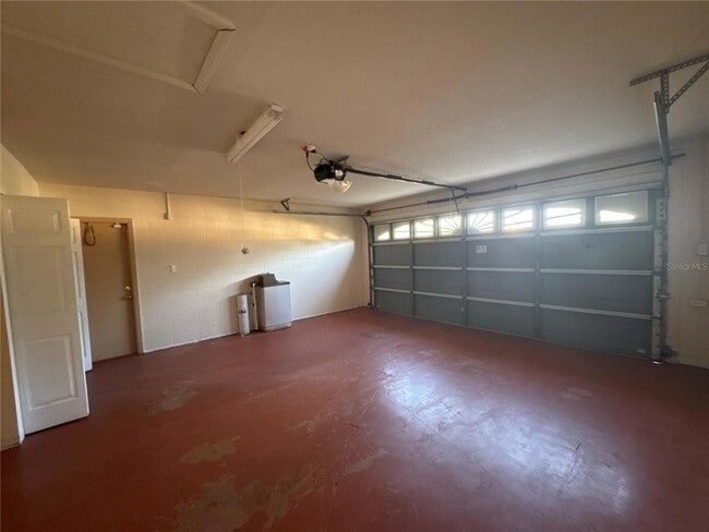 Building Photo - 5440 SW 100th Loop