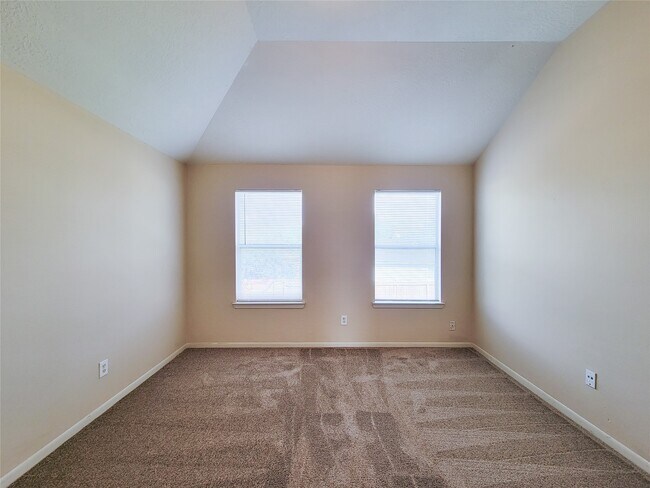 Building Photo - 19718 Byron Meadows Dr