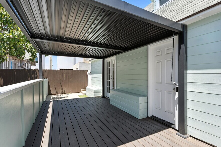 Building Photo - 24 3rd Ct