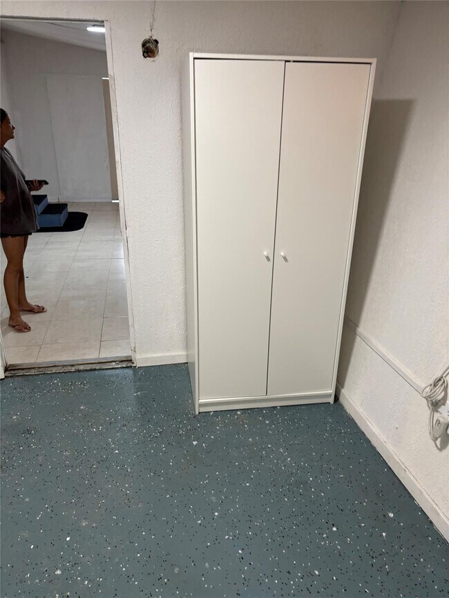 Building Photo - 8556 Berkley Dr