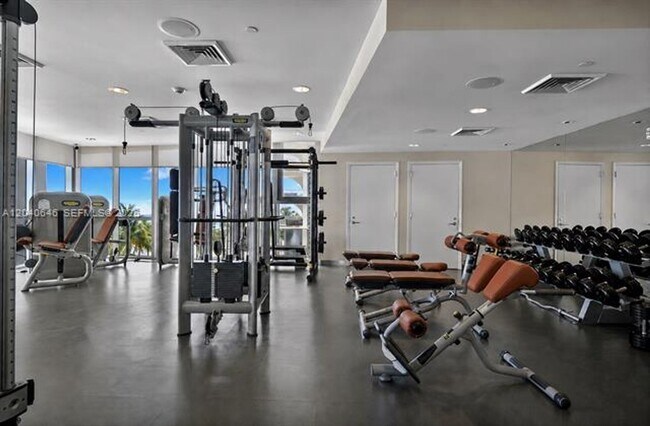 Building Photo - 17001 Collins Ave