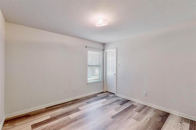 Building Photo - 1216 Lake Forest Dr
