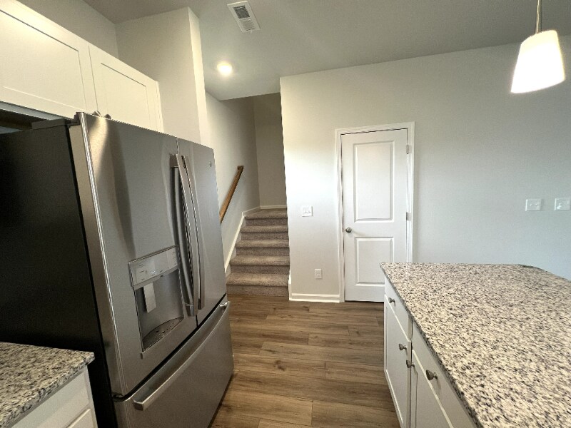 Building Photo - 5303 Spicewood Lk Dr