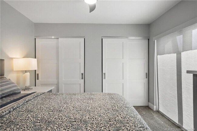 Building Photo - 6162 SE Riverboat Dr