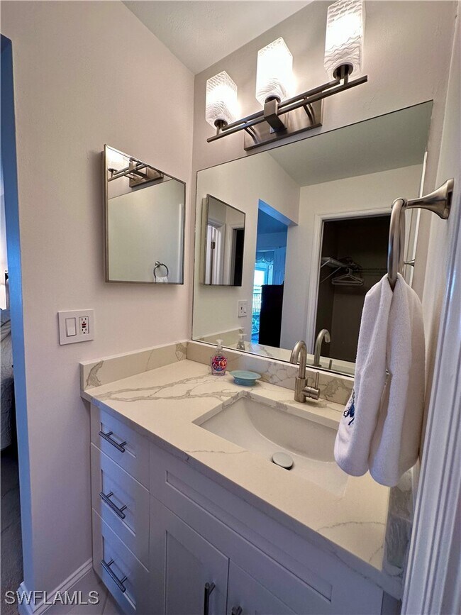 Building Photo - 10686 Gulf Shore Dr