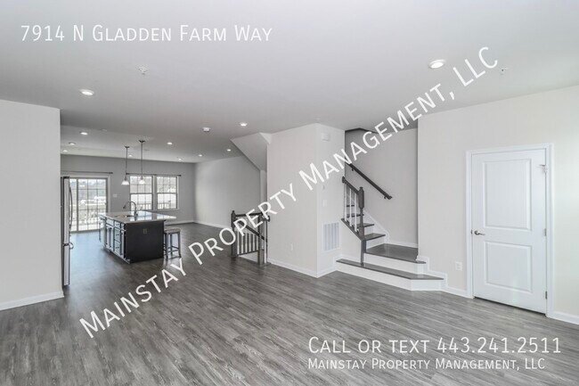 Building Photo - 7914 N Gladden Farm Way