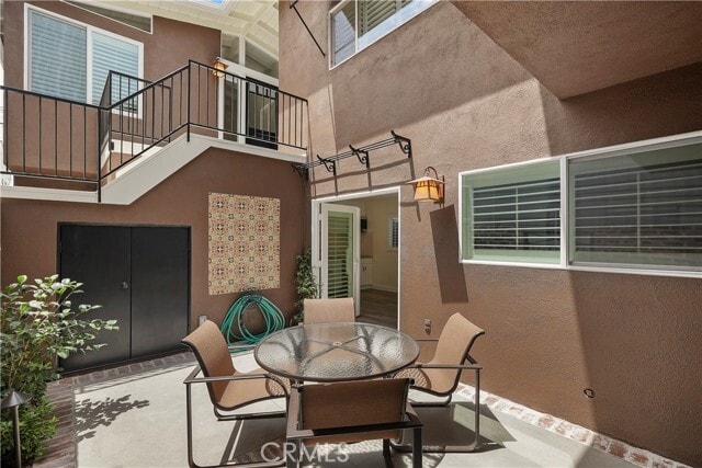 Building Photo - 121 Topaz Ave