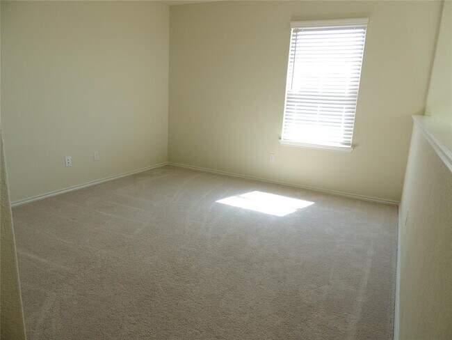 Building Photo - 241 Cascata Way