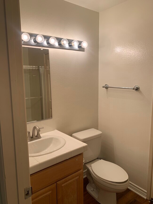 Building Photo - 20251 Cape Coral Ln