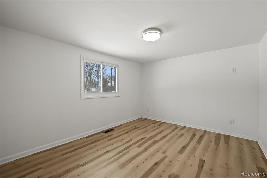 Building Photo - 5570 Forman Dr