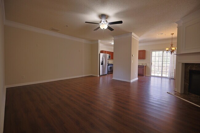 Great Room - 220 Azalea Cir
