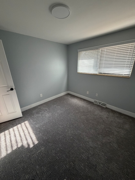 Building Photo - 9461 Vance Ct