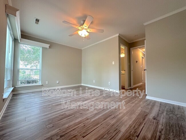 Building Photo - 11824 Larkridge Ct