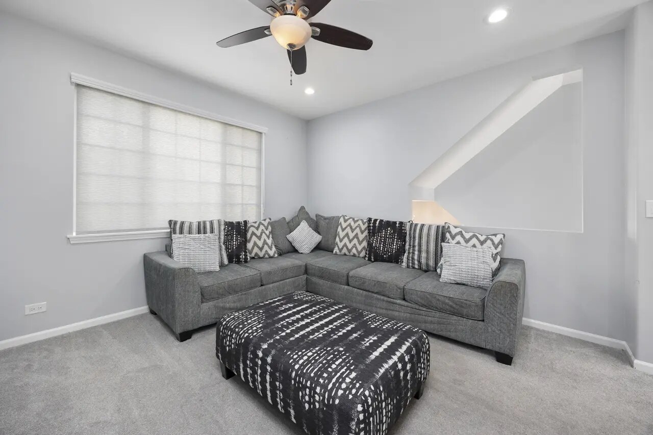 Building Photo - 9411 Harrison St