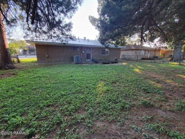 Building Photo - 326 Guidry Rd