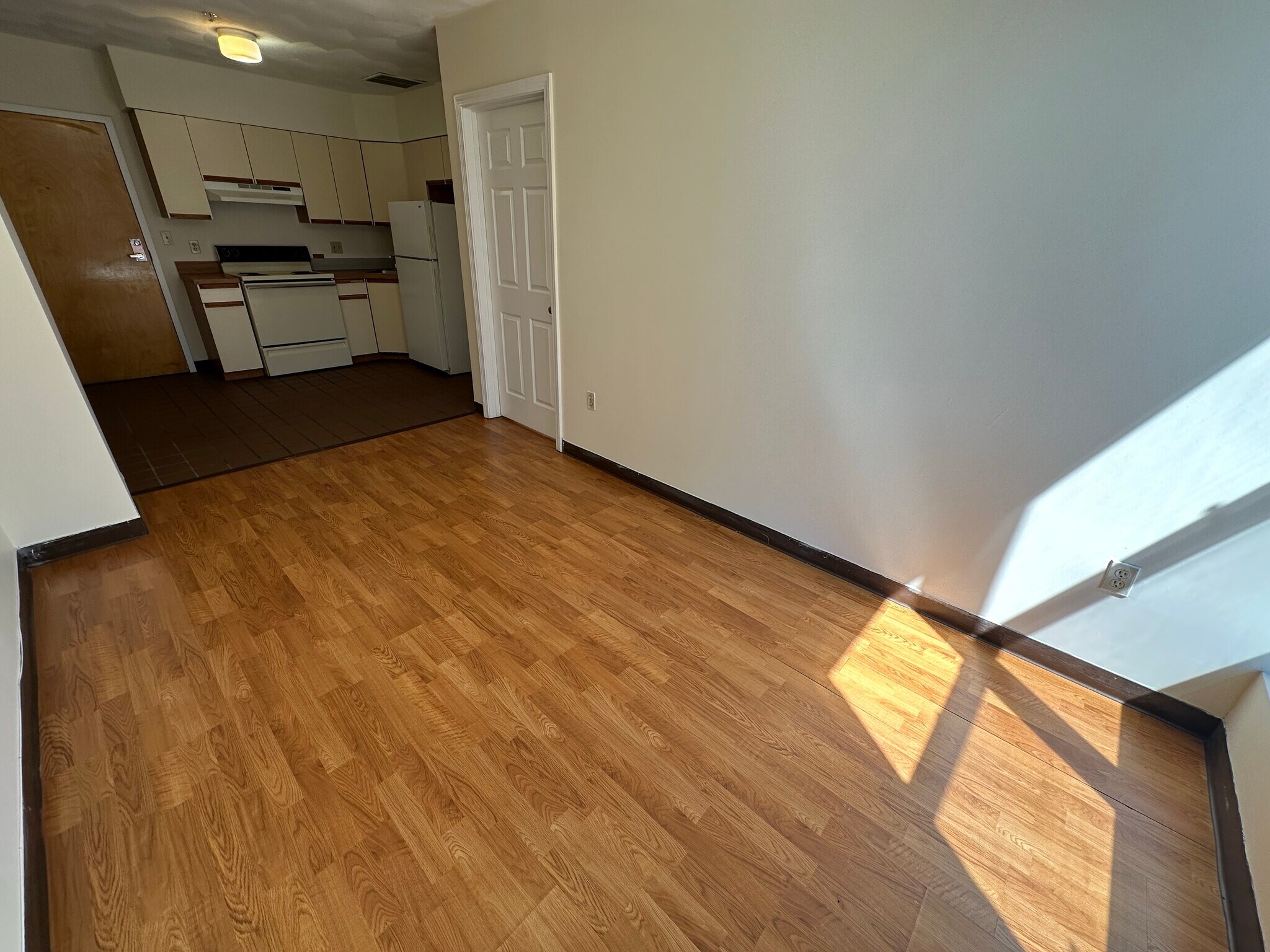 Building Photo - 76 Essex St