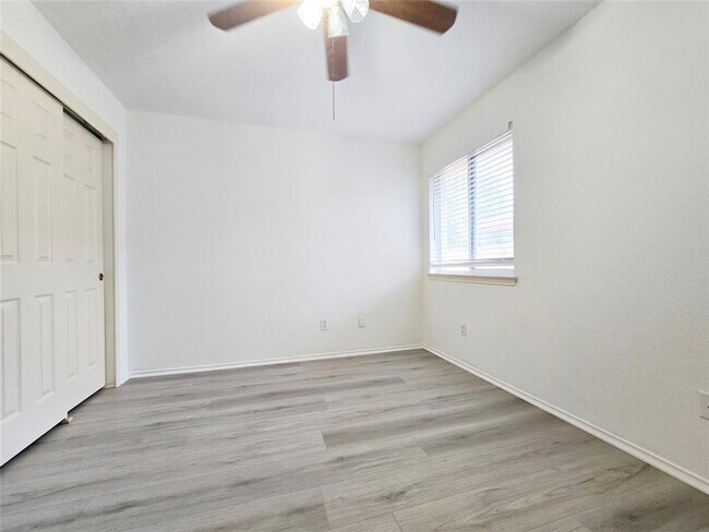 Building Photo - 1128 Brashear Ln