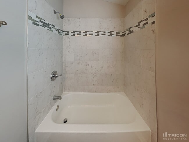 Building Photo - 11350 Northwoods Forest Dr