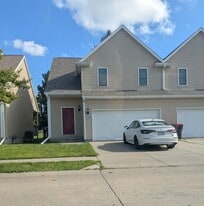 Exterior - 3069 Overland Trl