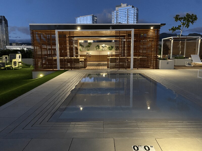 Building Photo - 987 Queen St