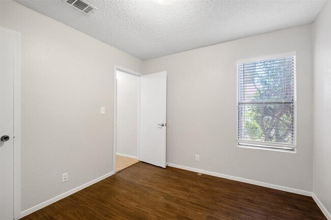 Building Photo - 12901 Chromite St